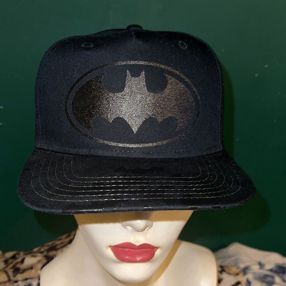 Batman Black w/Ghost Bats SnapBack Hat DC Comics Gotham Youth OSFM New